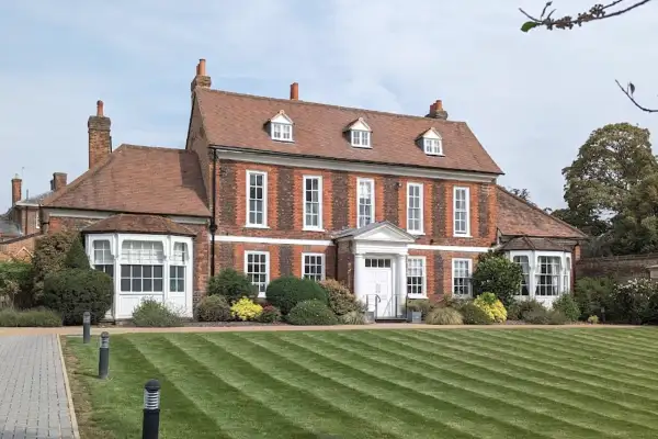 DoctorNow & The Beaconsfield Clinic exterior